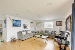 Living Room | 1st Floor | Full Sleeper Sofa | Central Heating & A/C | Free WiFi