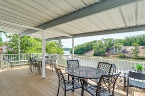 Shared Deck | Lake View | 15 Mi to Lake of the Ozarks State Park