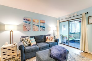Living Room | Free WiFi | Central A/C & Heat | Sleeper Sofa | 1st Floor