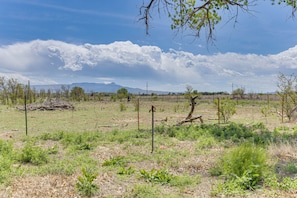 Mountain & Pasture Views | Gas Grill | Single-Story Home
