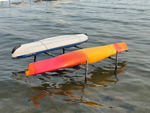 2 kayaks available for use