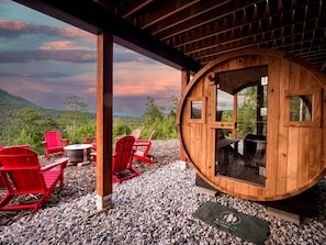 Picnic Rock Chalet Amazing Views Hot Tub & Sauna! (2082)