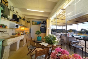 Outdoor kitchen