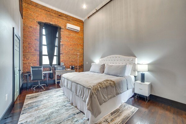 Marshall Vacation Rental | Studio | 1BA | Step-Free Access | 560 Sq Ft