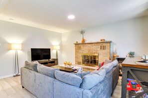 Living Room | Central Heating | Free WiFi | Single-Story Home