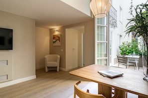 Autumn, Dining Room, Spring, Summer