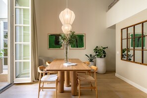 Autumn, Dining Room, Spring, Summer
