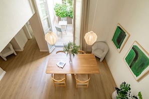Autumn, Dining Room, Living Room, Spring, Summer