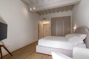 Autumn, Bedroom, Spring, Summer