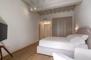 Autumn, Bedroom, Spring, Summer