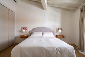 Autumn, Bedroom, Spring, Summer