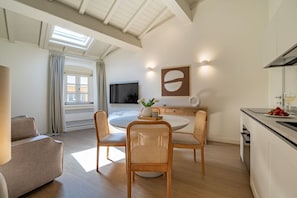Autumn, Dining Room, Kitchen, Spring, Summer