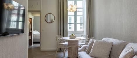 Autumn, Living Room, Spring, Summer
