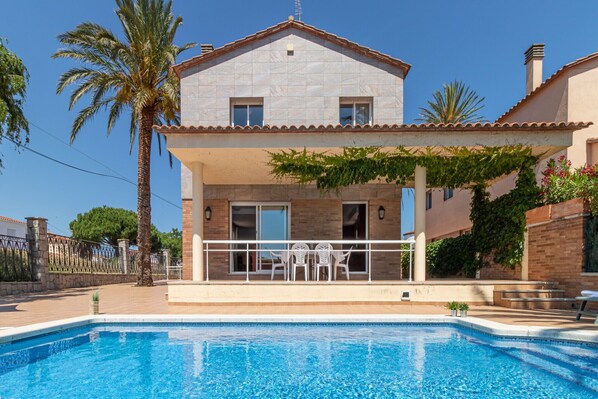Schwimmbad des Ferienhauses