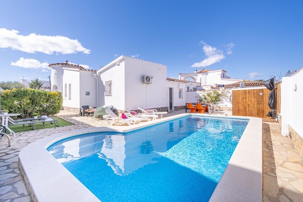 Schwimmbad des Ferienhauses