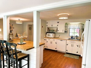 Full kitchen with everything you need