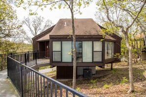 "Welcome to Treetop Villa 110! Experience the unique charm of our 'treetop' living at the Four Seasons Resort - Lake of the Ozarks."