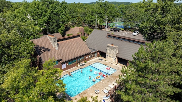 Dive into fun at The Knolls' outdoor pool! Perfect for cooling off during your Lake of the Ozarks getaway at Knoll Worries.