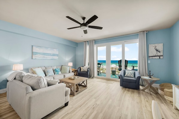 18-web-or-mls-9902 S Thomas Dr 703-14