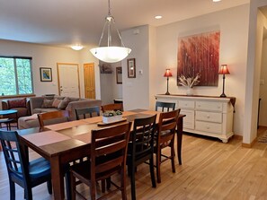 Living and Dining Area | Enjoy your time together!