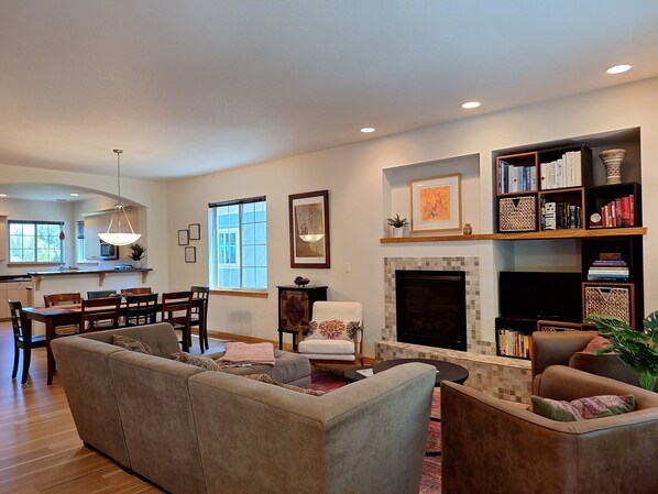 Living Room with Fireplace and Smart TV | Lots of comfortable seating!