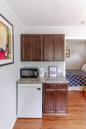 Mini fridge, kettle, drip coffee machine