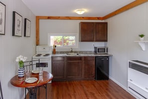 Full kitchen