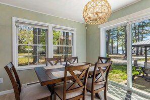 Dining table seats 6