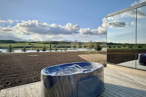 Private Jacuzzi hot tub