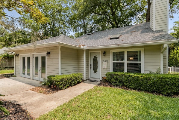 1716 Blue Heron - Front Exterior 1