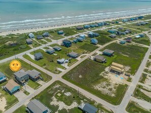 House location. 7 minute walk to beach access #2.