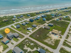 House location. 7 minute walk to beach access #2.