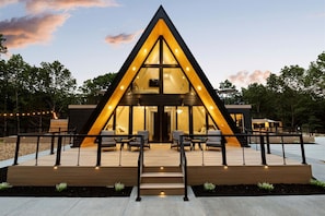 Day or night, this home is an absolute wonder!