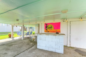 Patio | Outdoor Bar | Dining Set