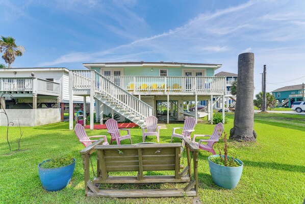Galveston Vacation Rental | 3BR | 2BA | 800 Sq Ft | Stairs to Enter