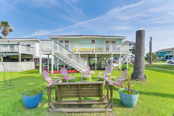Galveston Vacation Rental | 3BR | 2BA | 800 Sq Ft | Stairs to Enter