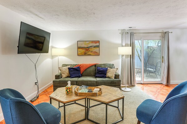 Bowie Vacation Rental | 2BR | 1.5BA | 1,200 Sq Ft | Stairs Required
