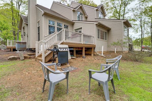 Lake Harmony Vacation Rental | 3BR | 2.5BA | Stairs Required | 2,000 Sq Ft
