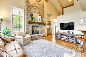 Living Room | 2-Story Home | Gas Fireplace | Full Sleeper Sofa