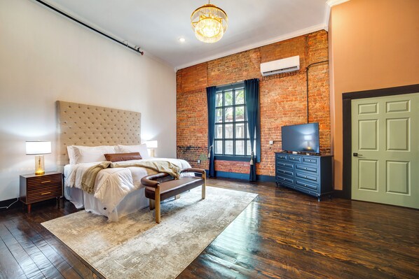 Marshall Vacation Rental | Studio | 1BA | Step-Free Access | 830 Sq Ft