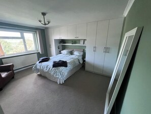 Ample space bedroom