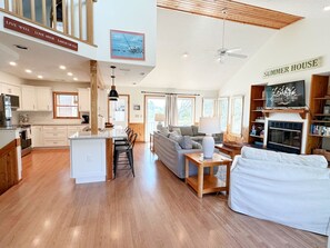 WH412: Joint Venture | ML Great Room