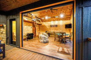 Detached Game Room with shuffleboard, poker table, TV, Arcade, Darts
