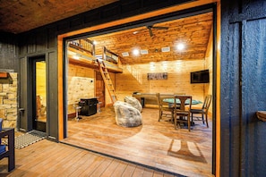 Detached Game Room with shuffleboard, poker table, TV, Arcade, Darts