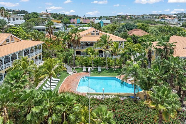 Resort (1)
