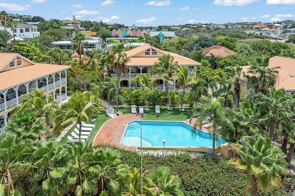 Resort (1)