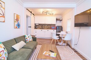Living Room / Kitchenette