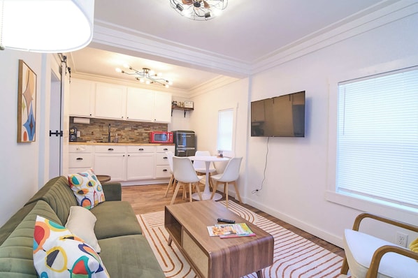 Living Room / Kitchenette