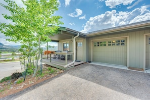 Property Exterior | Single-Story Home | Keyless Entry