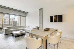 Living Area | Dining Table